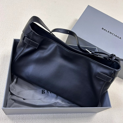 BEL AIR SCHULTERTASCHE MITTELGROß FÜR SIE IN SCHWARZ – BALENCIAGA