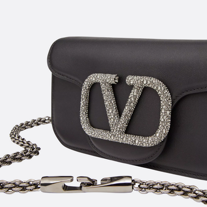 VALENTINO GARAVANI LOCÒ KLEINE SCHULTERTASCHE MIT SCHMUCKLOGO